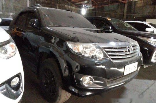 Selling Black Toyota Fortuner 2015 Automatic Diesel -1