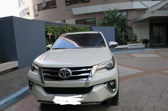 Selling White Toyota Fortuner 2018 Automatic Diesel at 12365 km 