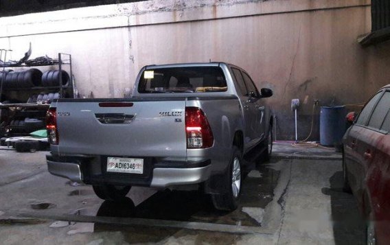 Selling Silver Toyota Hilux 2016 Manual Diesel-6