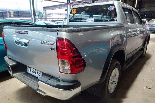 Selling Silver Toyota Hilux 2016 Automatic Diesel -3