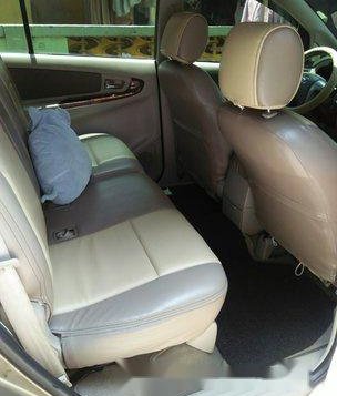 Selling Brown Toyota Innova 2012 Automatic Diesel at 63000 km -4