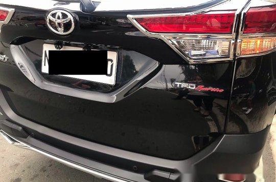 Selling Black Toyota Rush 2018 at 2500 km -3