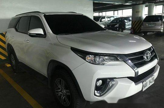 Sell White 2017 Toyota Fortuner at 15588 km
