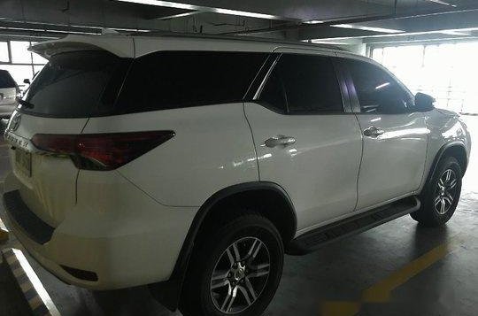 Sell White 2017 Toyota Fortuner at 15588 km-3