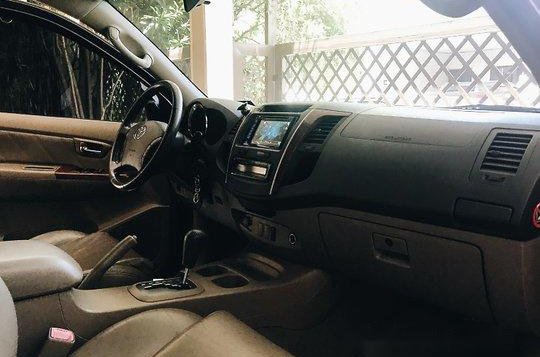 Black Toyota Fortuner 2009 Automatic Gasoline for sale -9