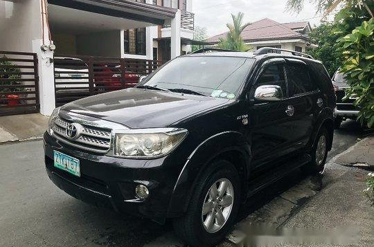 Black Toyota Fortuner 2009 Automatic Gasoline for sale -2