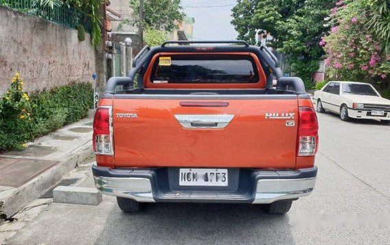 Sell Orange 2017 Toyota Hilux Automatic Diesel at 28000 km -3