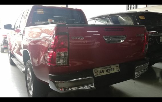 Selling Toyota Hilux 2018 Truck at 2718 km -2