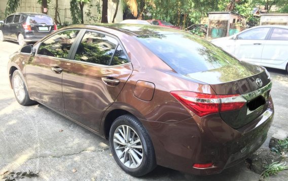 Brown Toyota Corolla 2014 for sale in Quezon City-2