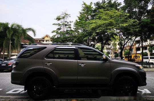 Sell Grey 2015 Toyota Fortuner at 70000 km-3