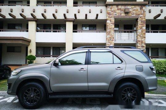 Sell Grey 2015 Toyota Fortuner at 70000 km-1
