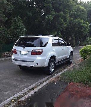 Selling White Toyota Fortuner 2009 Automatic Gasoline-2