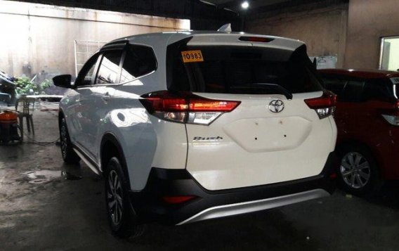 Sell White 2018 Toyota Rush at 2700 km-5