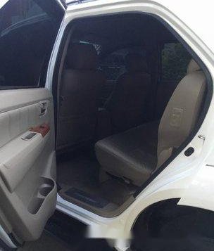 Selling White Toyota Fortuner 2009 Automatic Gasoline-3