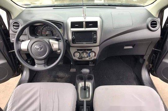 Selling Grey Toyota Wigo 2016 Automatic Gasoline at 15000 km-6