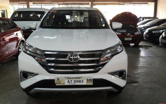 Sell White 2018 Toyota Rush at 2700 km