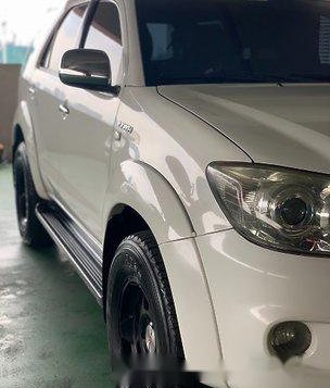 Sell White 2010 Toyota Fortuner Automatic Gasoline at 80000 km-4