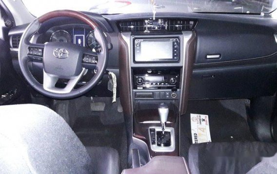 Brown Toyota Fortuner 2018 Automatic Diesel for sale-6