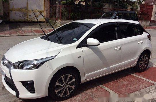 White Toyota Yaris 2016 at 51000 km for sale