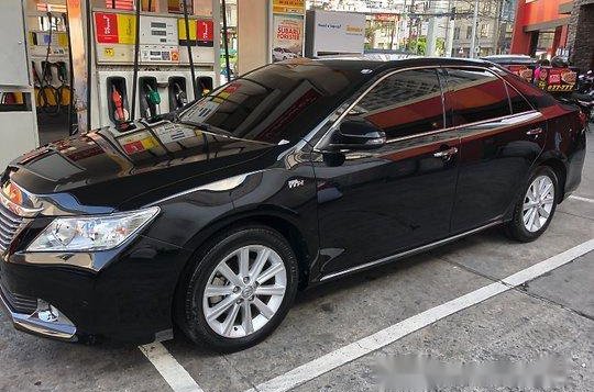 Selling Black Toyota Camry 2015-1