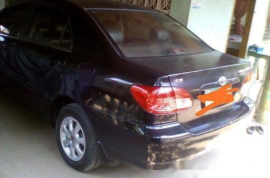 Black Toyota Corolla Altis 2005 at 125000 km for sale-1