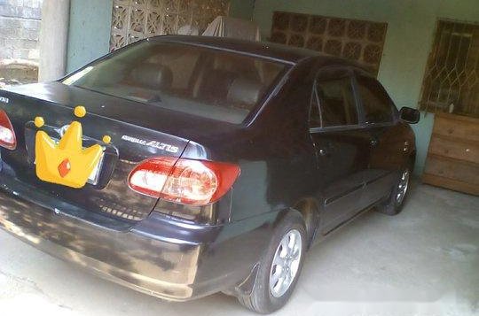 Black Toyota Corolla Altis 2005 at 125000 km for sale-2