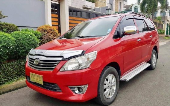 Red Toyota Innova 2013 for sale in Manila