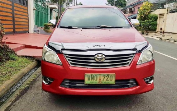 Red Toyota Innova 2013 for sale in Manila-8