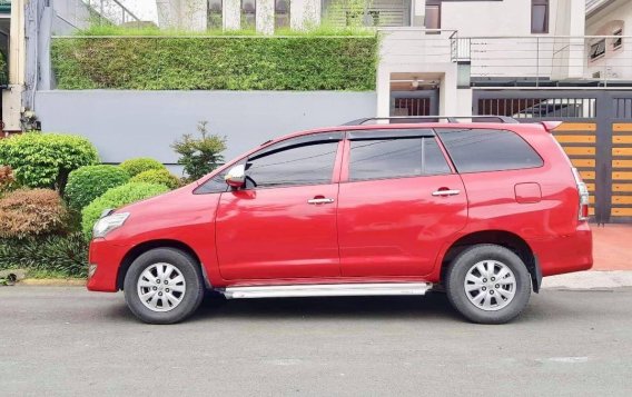 Red Toyota Innova 2013 for sale in Manila-3