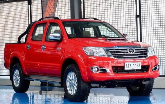 Selling Red Toyota Hilux 2015 Manual Diesel -1