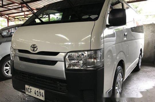 Sell White 2016 Toyota Hiace at 18569 km-2