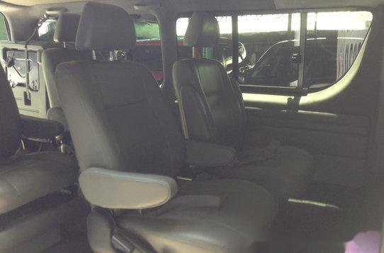 Green Toyota Hiace 2009 Manual Diesel for sale -7