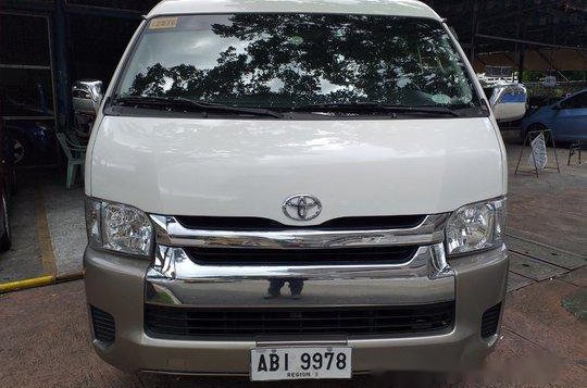 White Toyota Hiace 2016 at 40014 km for sale-1