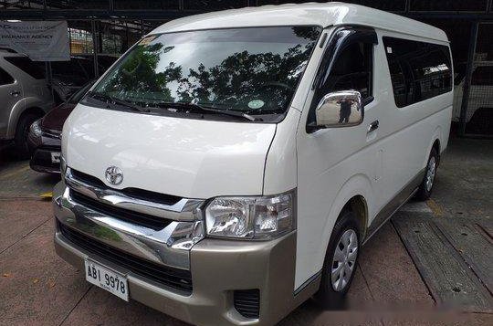 White Toyota Hiace 2016 at 40014 km for sale-2