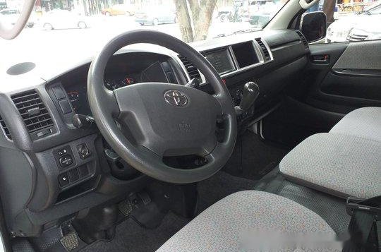 White Toyota Hiace 2016 at 40014 km for sale-6