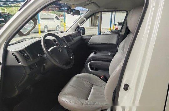 Selling Toyota Hiace 2013 Automatic Diesel -8