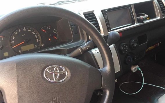 Toyota Hiace 2016 Van Automatic Diesel for sale -4