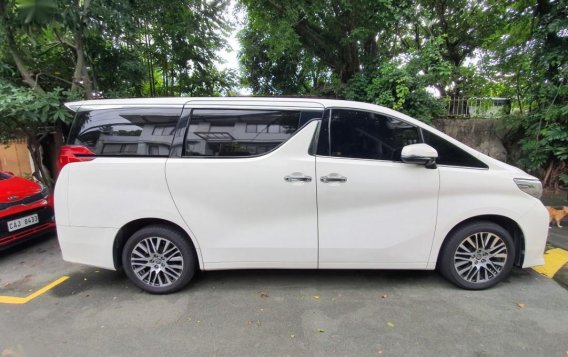 2015 Toyota Alphard for sale in Quezon City -1