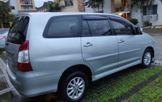 Toyota Innova 2014 at 75000 km for sale -3