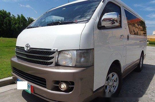 White Toyota Hiace 2011 at 42000 km for sale