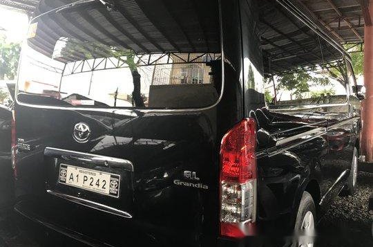 Black Toyota Hiace 2018 Manual Diesel for sale-4