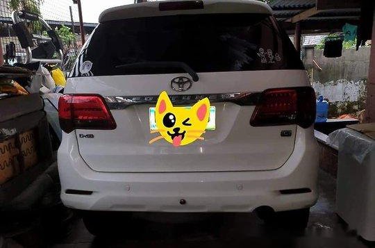 Selling White Toyota Fortuner 2012 Automatic Gasoline -2