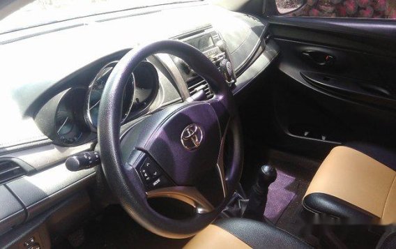 Grey Toyota Vios 2014 at 26000 km for sale-3