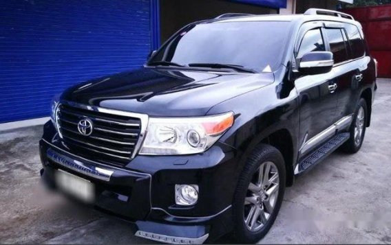 Black Toyota Land Cruiser 2015 at 16100 km for sale-2