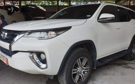 Selling White Toyota Fortuner 2018 Manual Diesel at 5300 km 