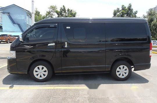 Sell Black 2016 Toyota Hiace at 33000 km -4