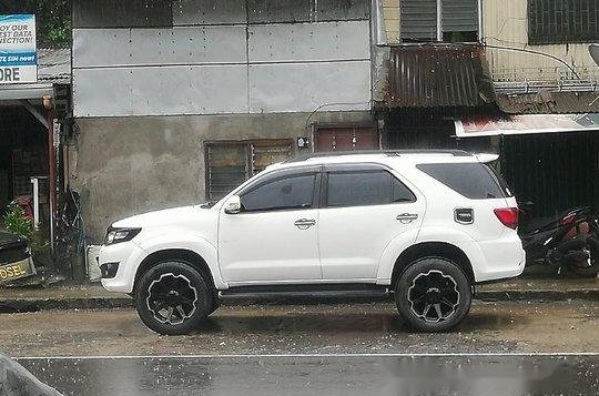 Selling White Toyota Fortuner 2012 Automatic Gasoline -3