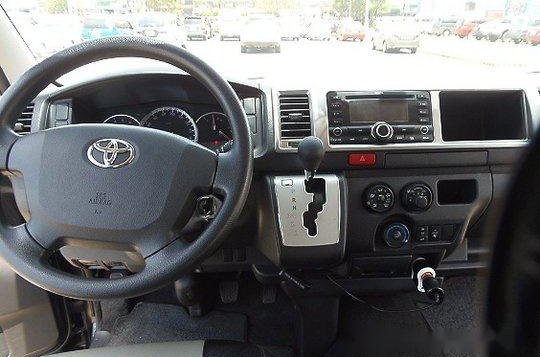 Sell Black 2016 Toyota Hiace at 33000 km -16