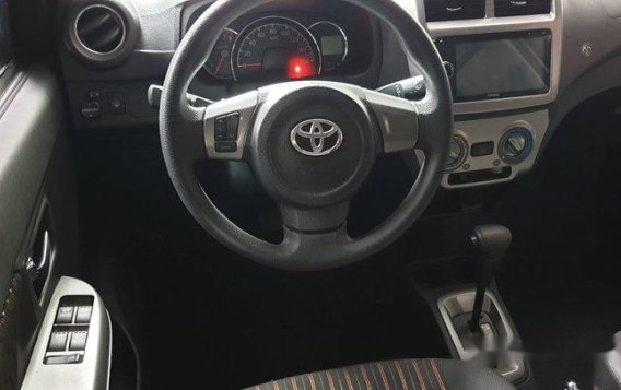 Grey Toyota Wigo 2018 at 1900 km for sale-1