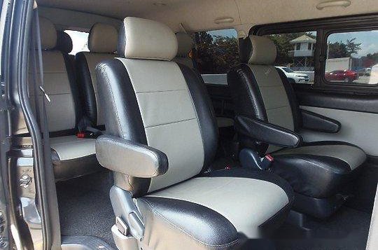 Sell Black 2016 Toyota Hiace at 33000 km -8